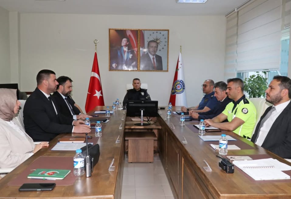 Ardahan Emniyet Müdürlüğü’nde Değerlendirme Toplantısı gerçekleştirildi