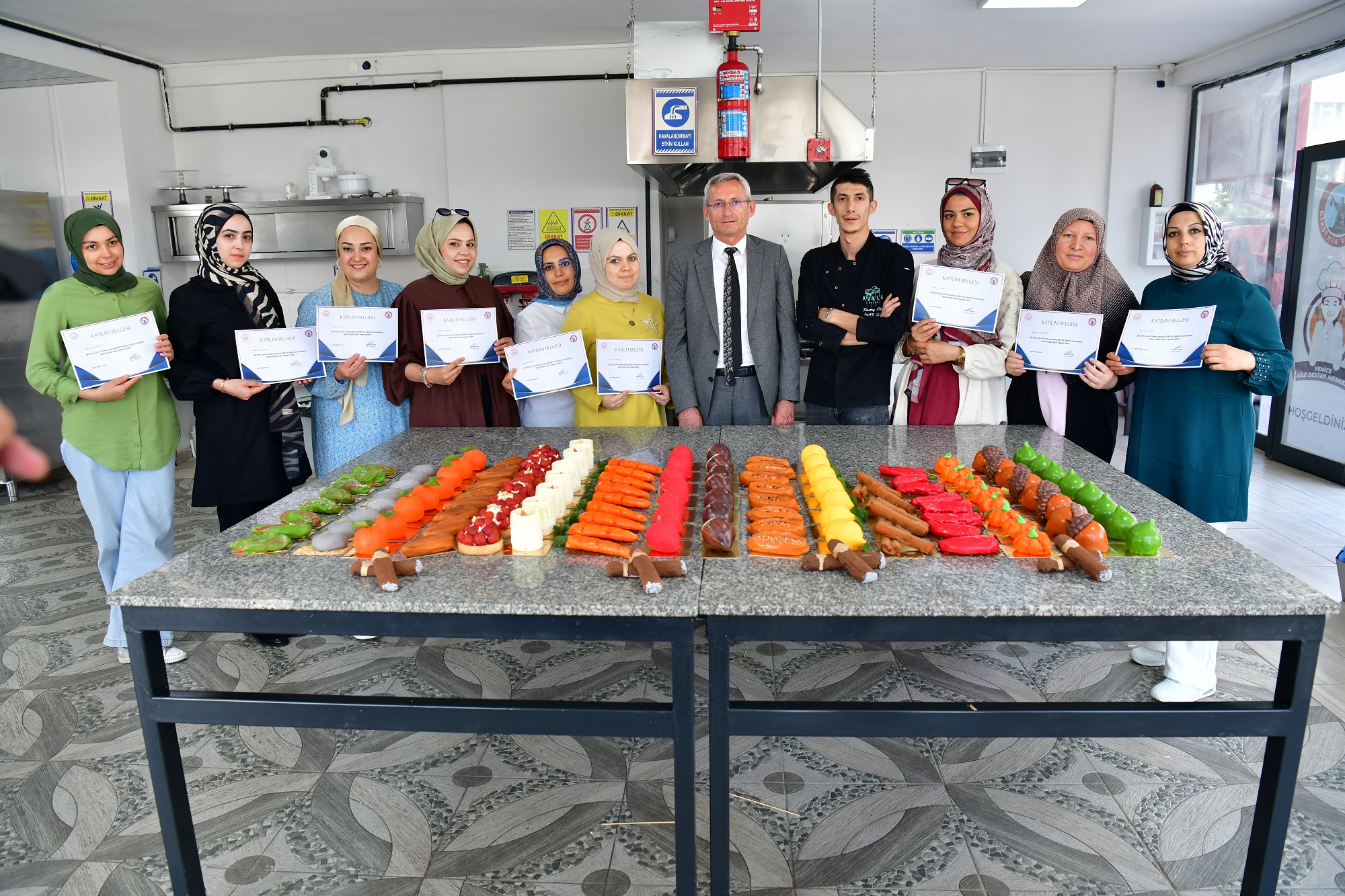 Kırşehir Valiliğinden Şef Ömer Ulus ile Fransız pastacılığı eğitimi