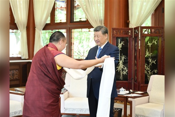 Çin Cumhurbaşkanı Xi, Panchen Rinpoche’yi kabul etti