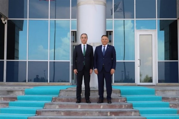 Nahçıvan Başkonsolosu Kaya’dan Rektör Gürel’e ziyaret