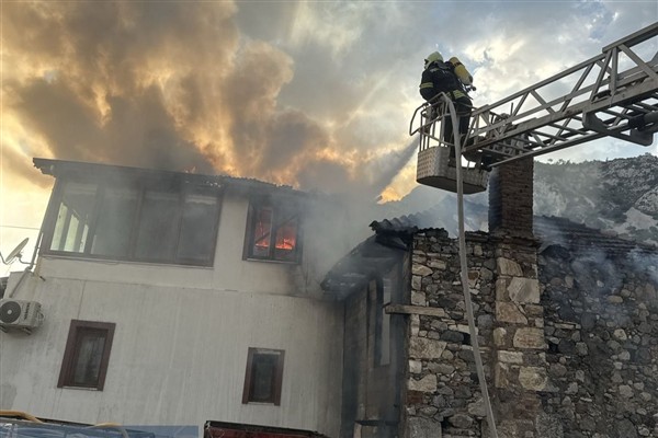 Muğla Büyükşehir Belediyesi İtfaiyesi, bayram tatilinde 121 olaya müdahale etti