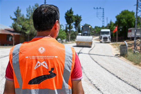 Küstüllü-Kızılen arası 4 bin 200 metrelik bağlantı yolu yenilendi