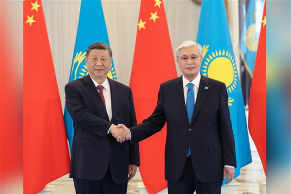 Cumhurbaşkanı Xi, Kazak mevkidaşı Tokayev ile görüştü