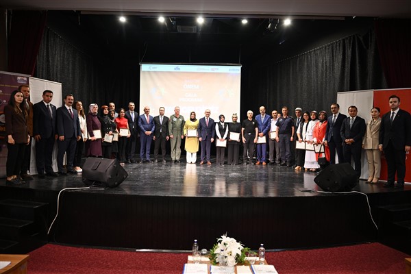 Malatya Valisi Yavuz, Önem Projesi gala programı katıldı