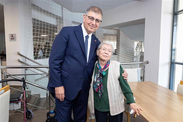 Tugay’dan bayram öncesi huzurevi ve hastane ziyareti