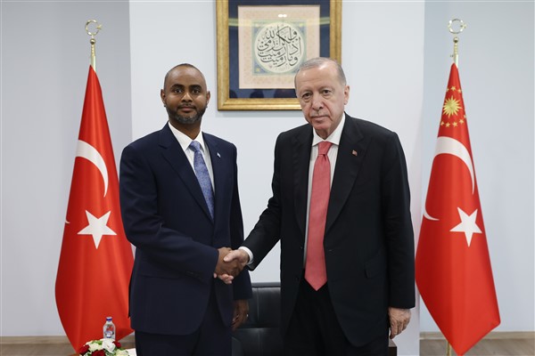 Cumhurbaşkanı Erdoğan, Somali Limanlar ve Deniz Ulaştırma Bakanı Nur ile görüştü