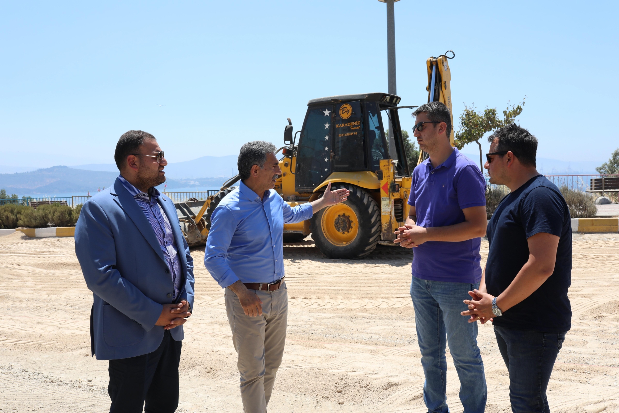 Gemlik Belediyesi, çevre düzenleme çalışmalarını sürdürüyor