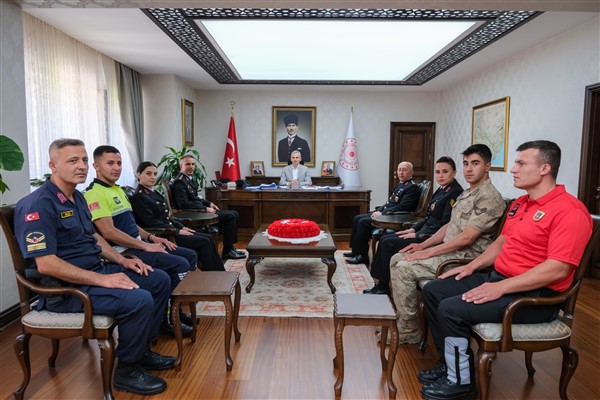 Karaman Valisi Çiçekli, İl Jandarma Komutanlığı heyetiyle görüştü