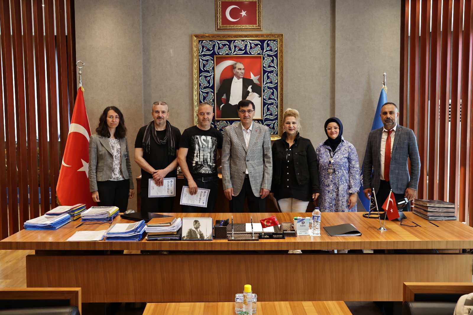 Kütahya Belediyesi’nden gönüllü sanatçılara teşekkür belgesi