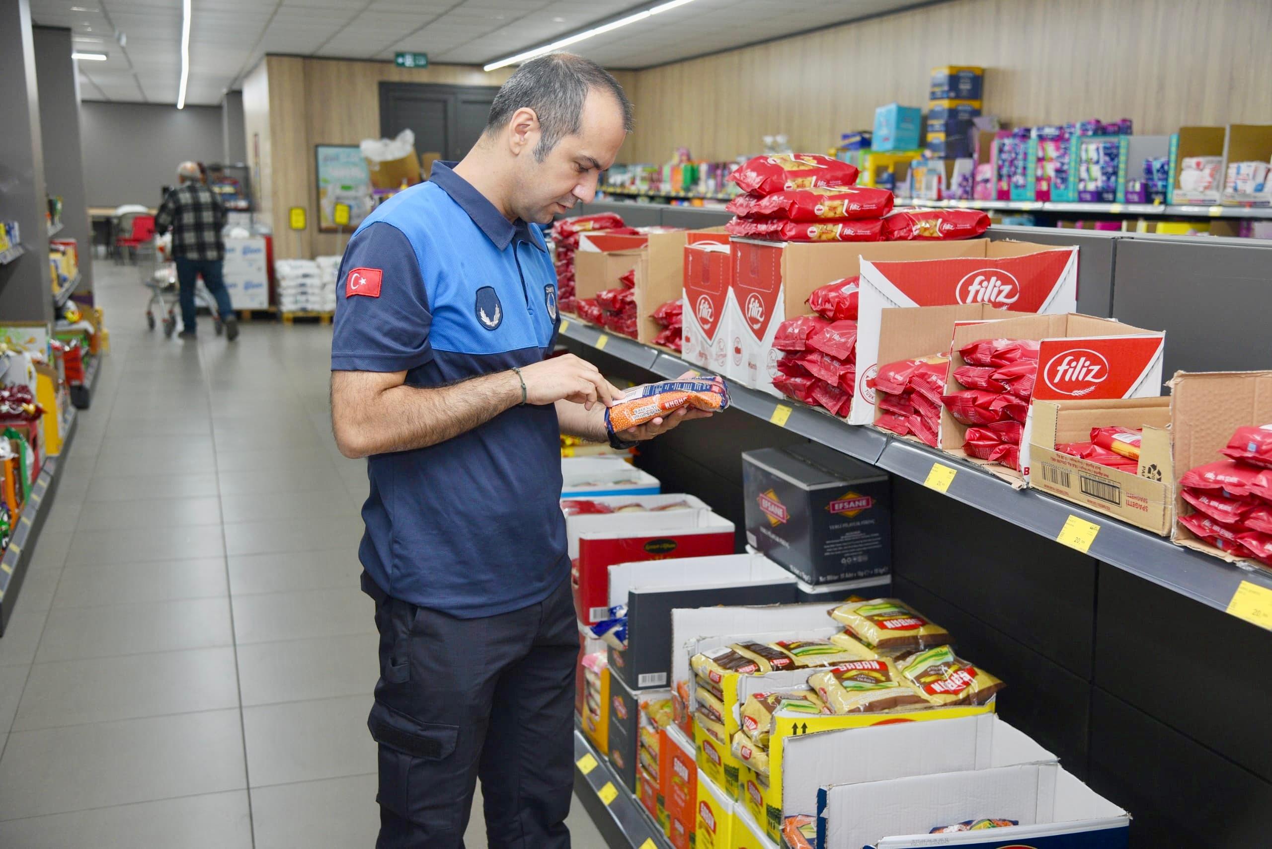 Zabıta ekiplerinden bayram öncesi market denetimi