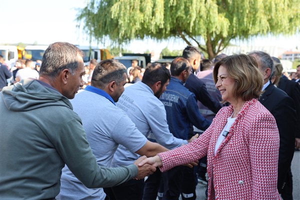 Başkan Ünlüce, personelle bayramlaştı