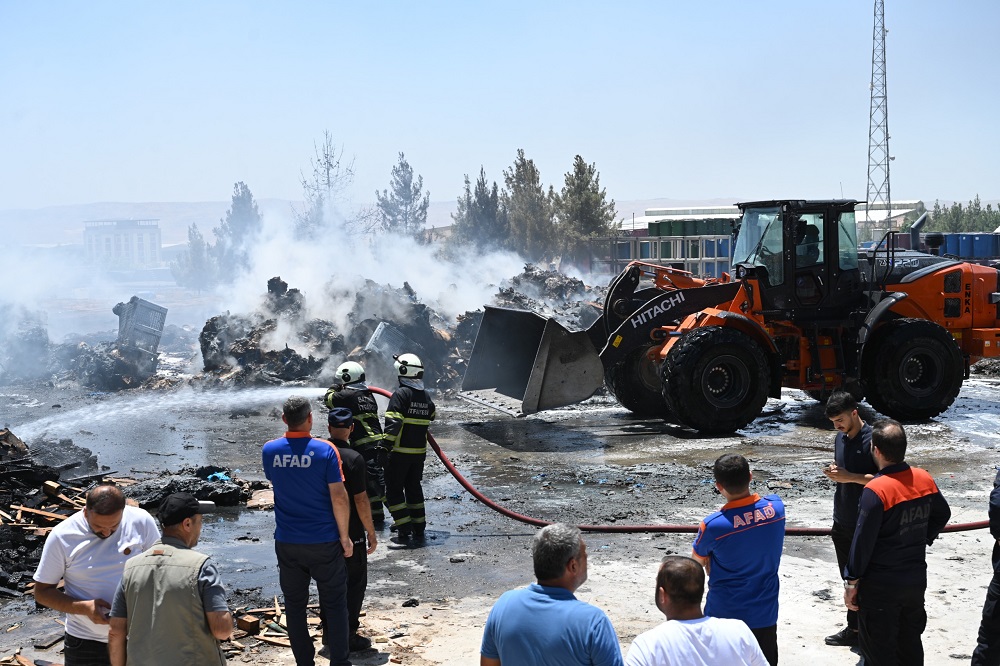 Batman Organize Sanayi Bölgesindeki meyve suyu fabrikasında yangın