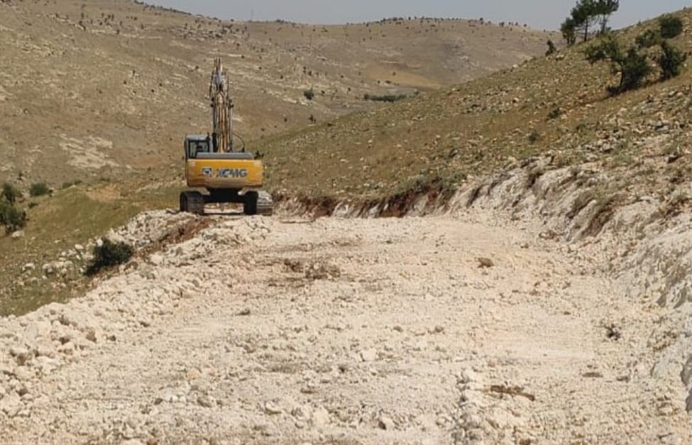 Mazıdağı Belediyesi, kırsal kalkınma için yol çalışmalarını sürdürüyor