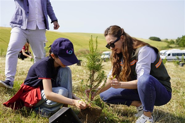 Çorlu’da yeni fidanlar dikildi
