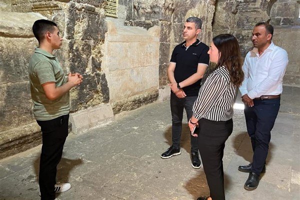 Mazıdağı Belediye Eş Başkanlarından Deyrulzafaran Manastırı’na ziyaret