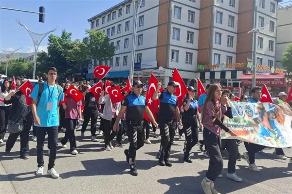 Erzincan Emniyetinden ‘Gençlik Yürüyüşü’ne destek