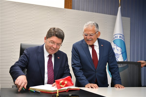 Bakan Tunç’tan Kayseri Büyükşehir Belediyesi’ne ziyaret