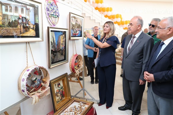 Vali Erol, Unutulmaya Yüz Tutmuş Geleneksel El Sanatları Sergisi açılışına katıldı
