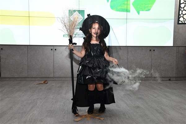 Osmaniyeli öğrencilerden, sıfır atık defilesi