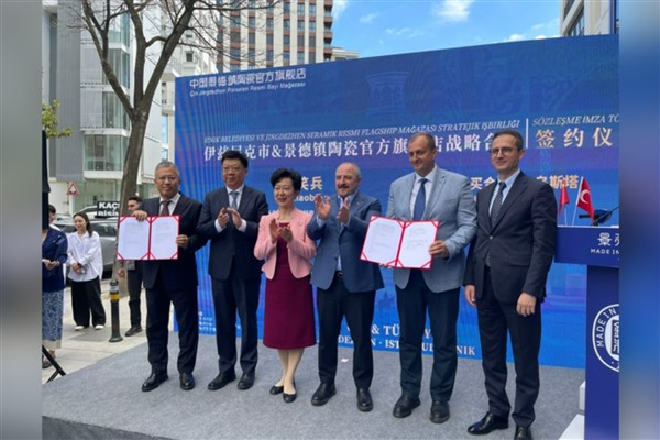 Jingdezhen porseleni İstanbul’da: Gelenek ve iş birliği aynı masada