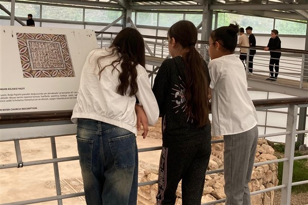 Karabük Belediyesi Bilim Merkezi öğrencileri Hadrianapolis’te