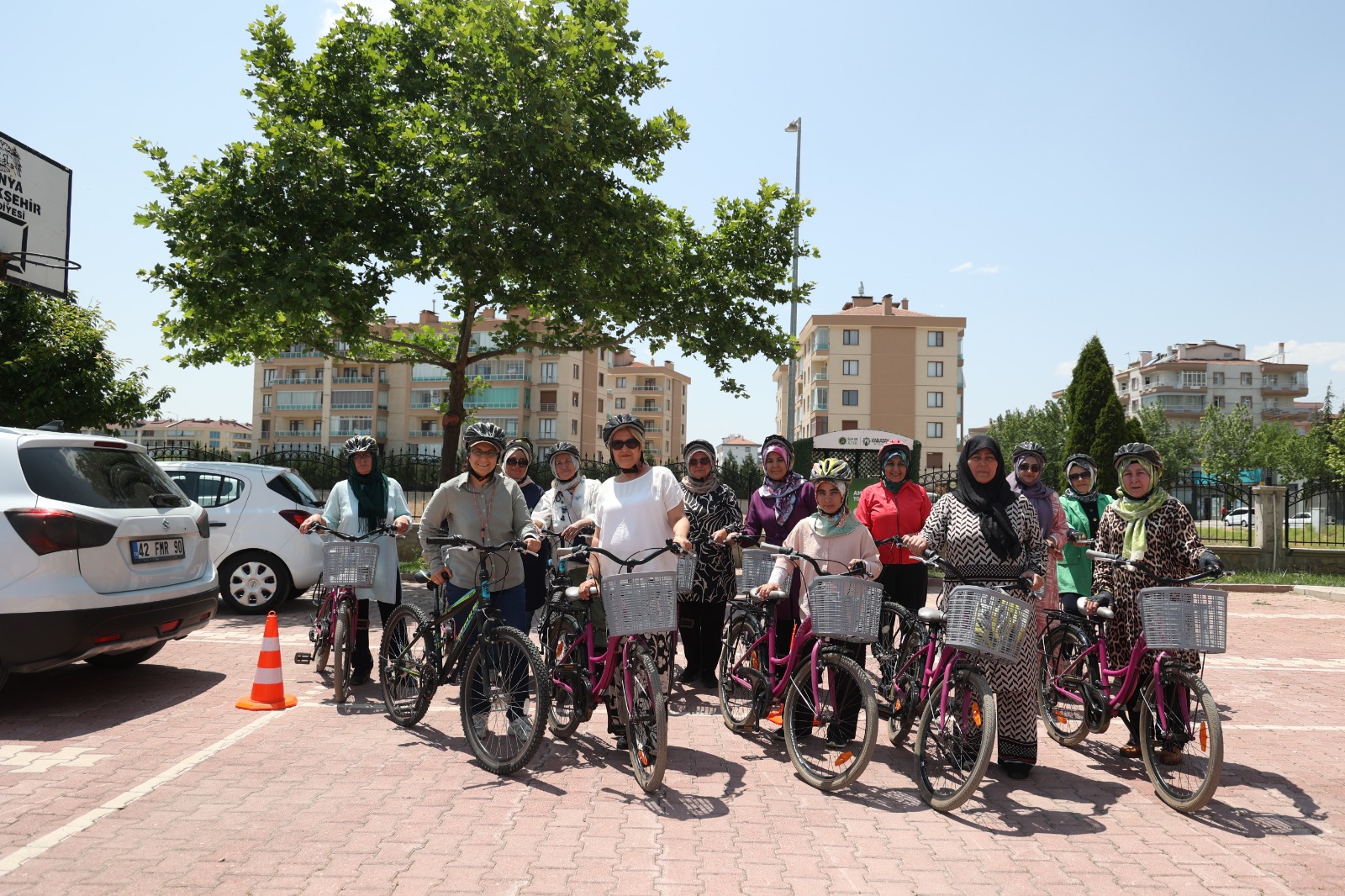 KOMEK’ten kadınlara bisiklet eğitimi