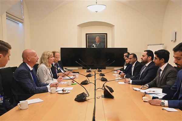 Al Khulaifi, Helsinki’de arabuluculuk konulu panel tartışmasına katıldı