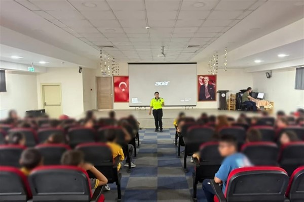 Erzincan Emniyetinden öğrencilere güvenlik eğitimi