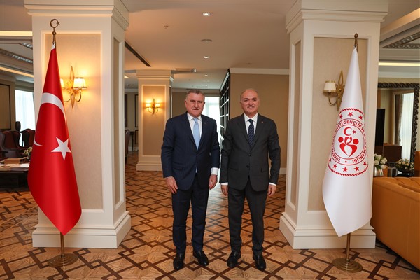 Başkan Özlü, Bakan Bak ile görüştü