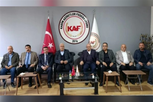 Iğdır’da aşiret liderinden gençlere destek