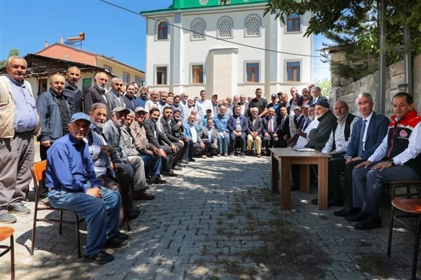 Erzincan Valisi Aydoğdu, Teknecik Köyü’nü ziyaret etti