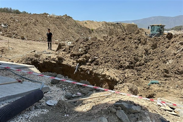 Antakya’da altyapı çalışmasında göçük: 2 işçi hayatını kaybetti