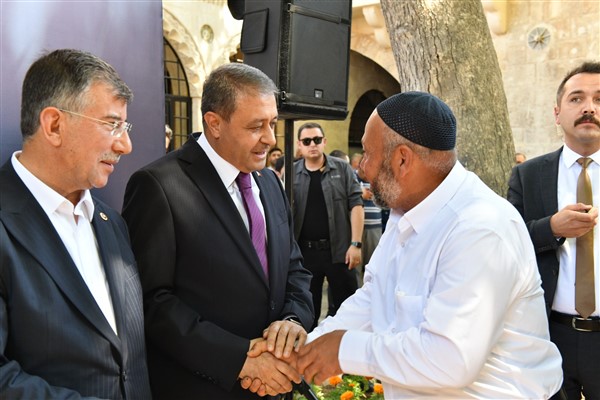 Şanlıurfa Valisi Şıldak, vatandaşlarla bayramlaştı