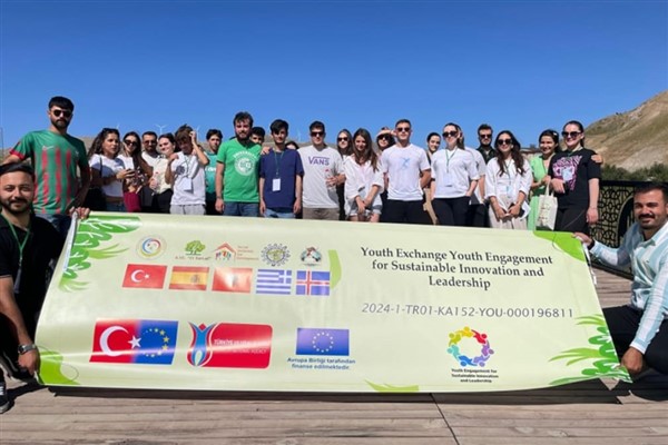 Bitlis Belediyesi gençleri uluslararası buluşmada ağırladı