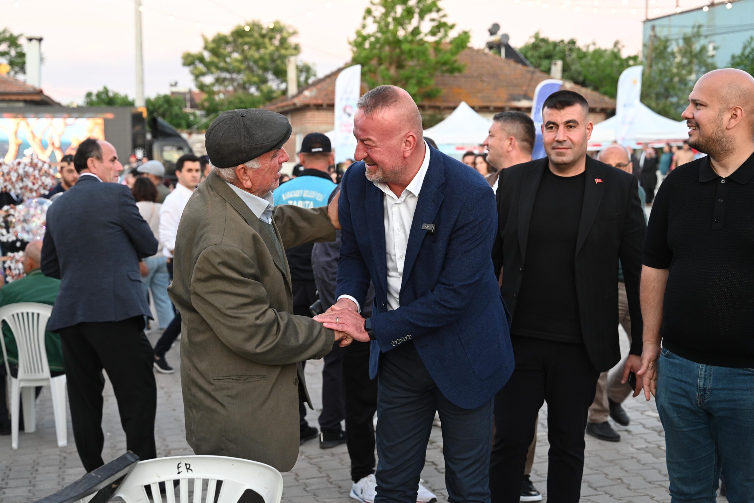 Başkan Karabatı, vatandaşlarla bir araya geldi