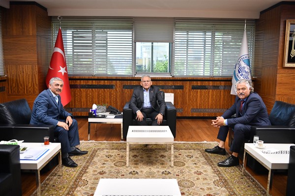 Başkan Büyükkılıç’a ziyaretler