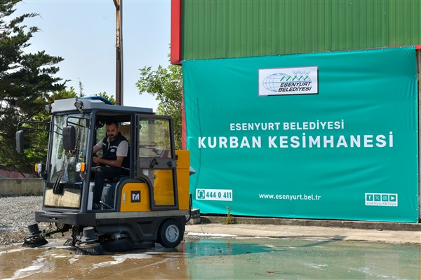 Esenyurt’ta kurban kesim alanlarında temizlik çalışması