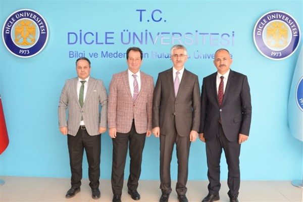 Milli Eğitim Bakan Yardımcısı Nazif Yılmaz’dan Dicle Üniversitesi’ne ziyaret