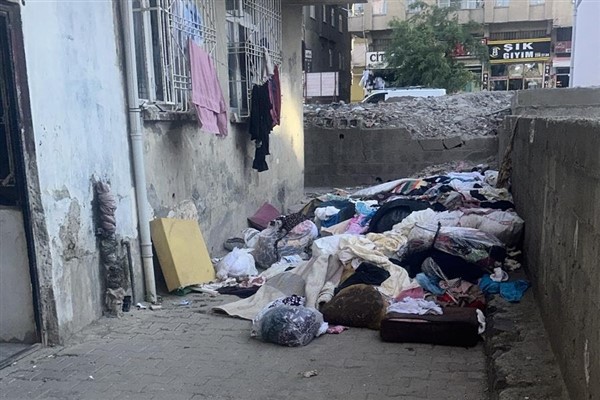 Kayapınar’da çöp ev temizlendi