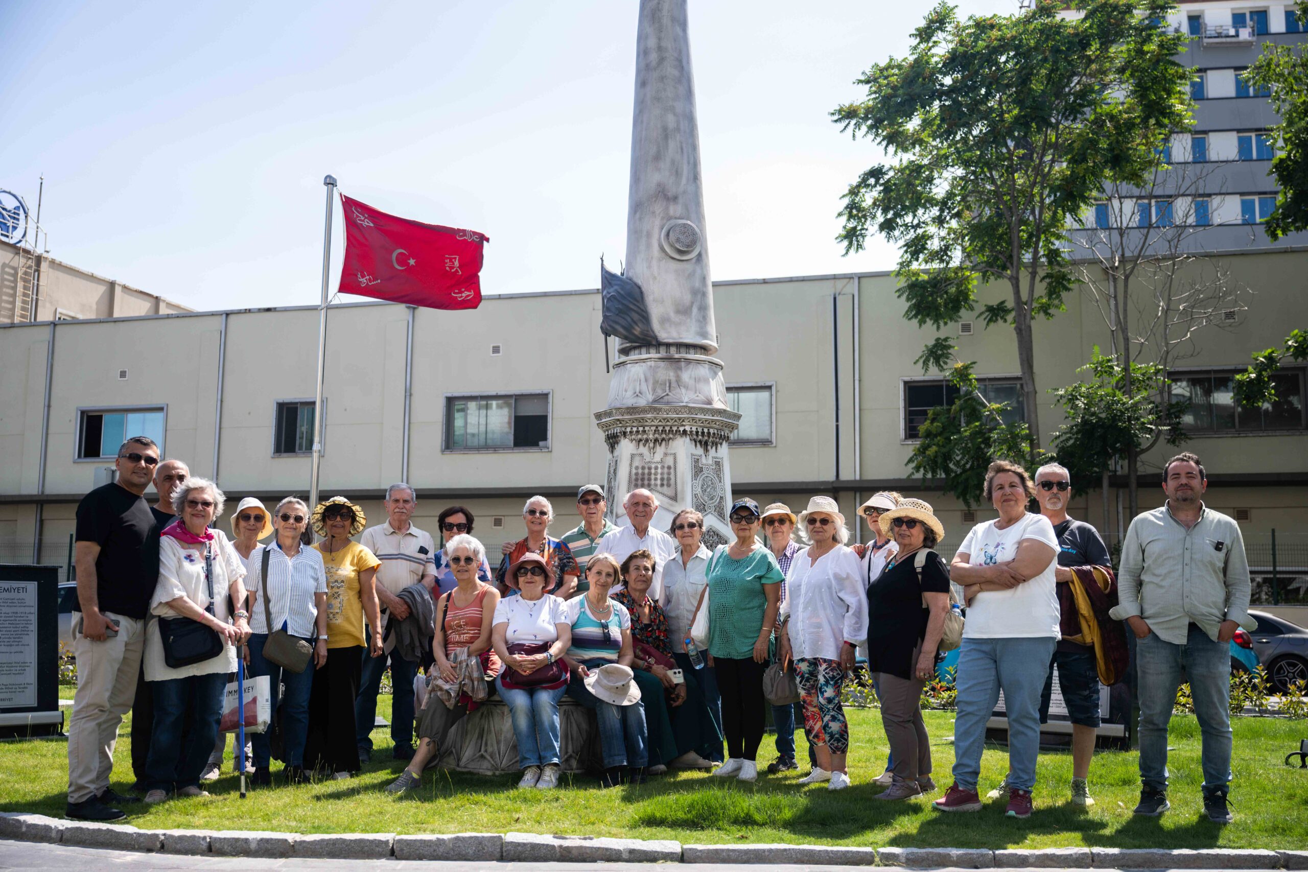 Bornova’da huzurevi sakinlerine yönelik gezi programı