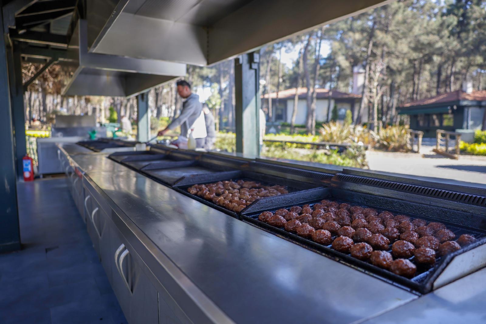 Ümraniye Belediyesi’nden doğal gazlı mangal uygulaması