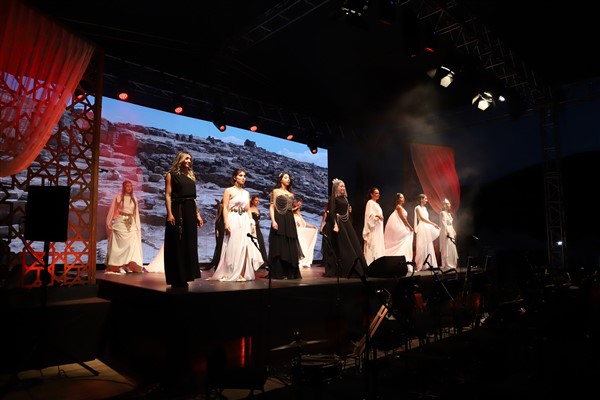 Eş Başkan Bucak, Anadolu Opera ve Bale Festivali’ne katıldı