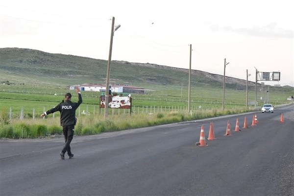 Kars Emniyet Müdürlüğü’nden sürücülere uyarı