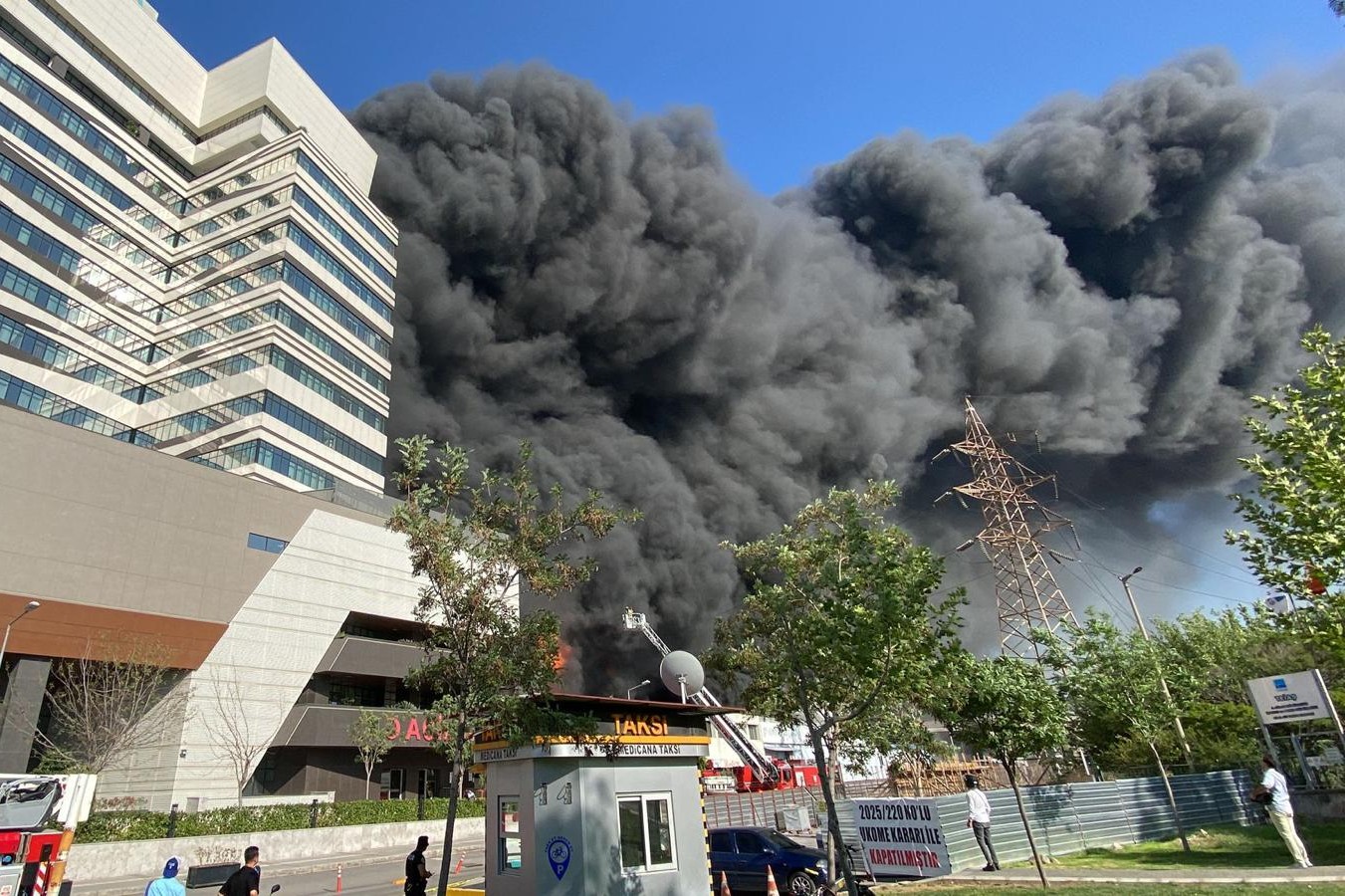 İzmir’de plastik deposunda yangın çıktı