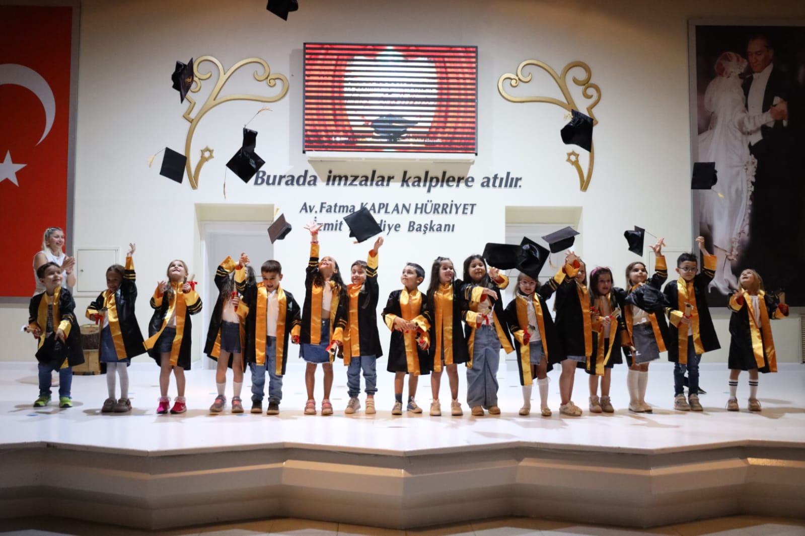 Çınar Çocuk Evlerinde mezuniyet sevinci