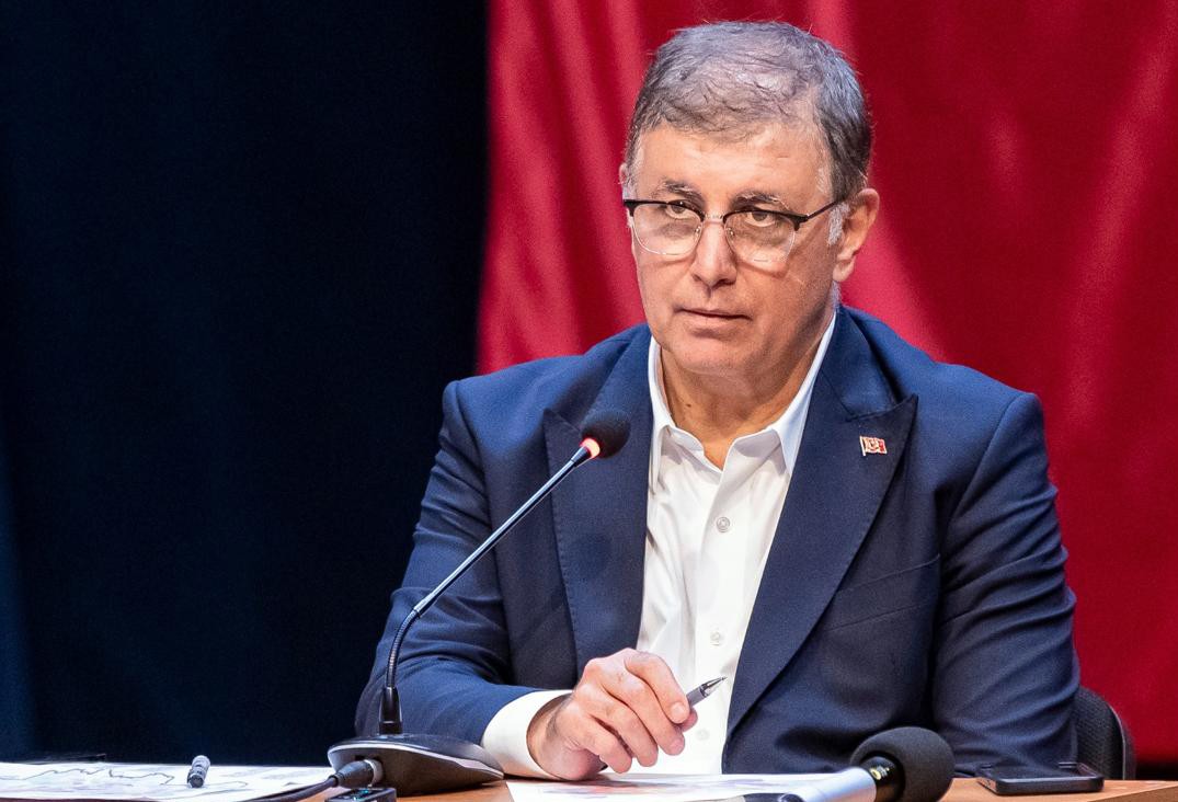 Başkan Tugay: Emekli maaşı ve asgari ücrete sesleri kısık çıkanlarla konuyu değerlendirin