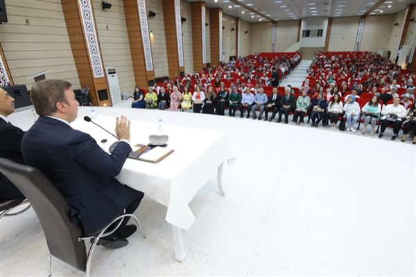 Erzincan Valisi Aydoğdu, branş öğretmenleriyle buluştu