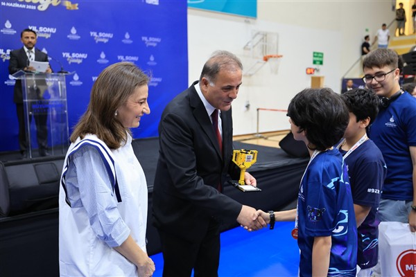 İBB yurtlarında kalan öğrenciler için mezuniyet şenliği düzenlendi