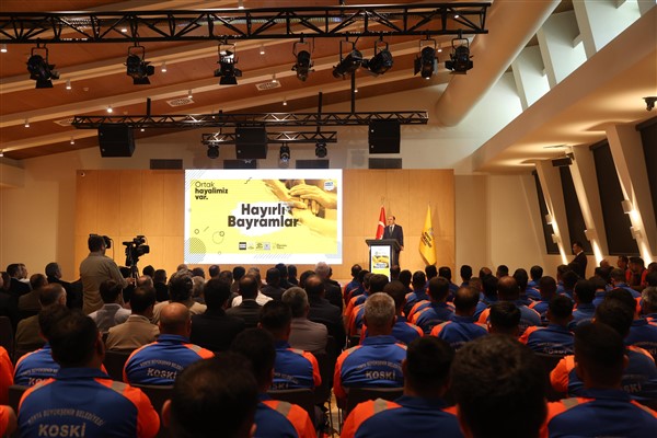 Başkan Altay, büyükşehir çalışanlarıyla bayramlaştı