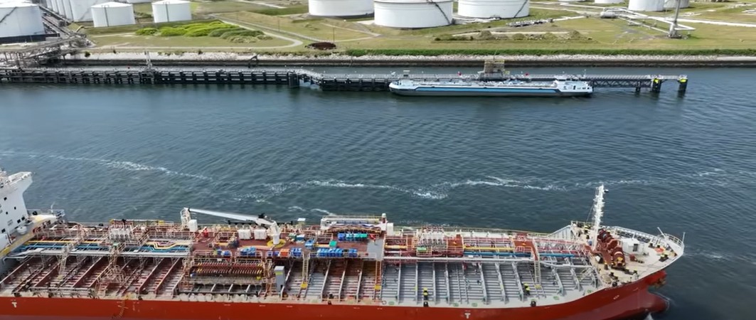 İran-İsrail çatışmasında tırmanış ve Hürmüz kaygılarıyla petrol fiyatları yüzde 2 yükseldi